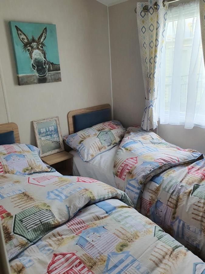 Premium Accommodation With Luxury Hot-Tub And Decking Area, Near Fantasy Island Ingoldmells Dış mekan fotoğraf