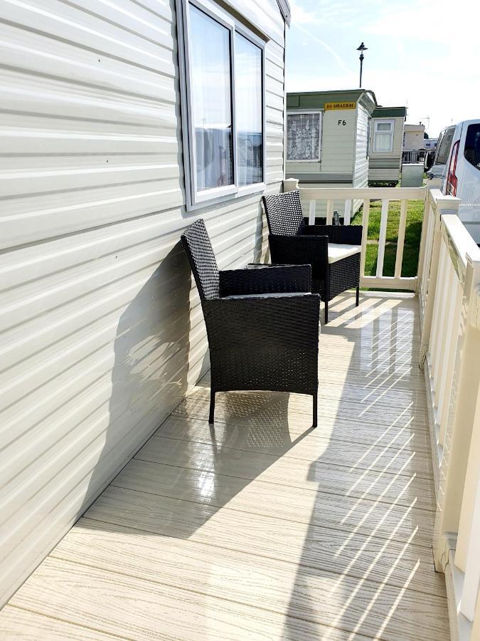 Premium Accommodation With Luxury Hot-Tub And Decking Area, Near Fantasy Island Ingoldmells Dış mekan fotoğraf